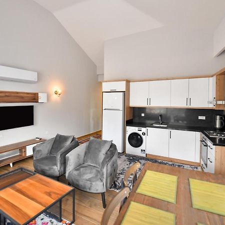 Red Moon Suites Фетие Екстериор снимка