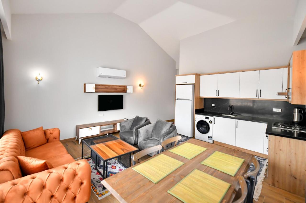 Red Moon Suites Фетие Екстериор снимка