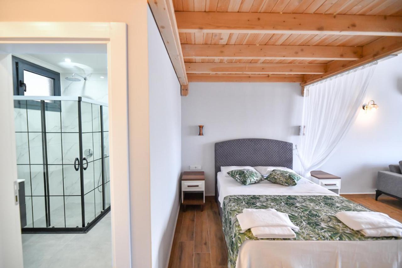 Red Moon Suites Фетие Екстериор снимка