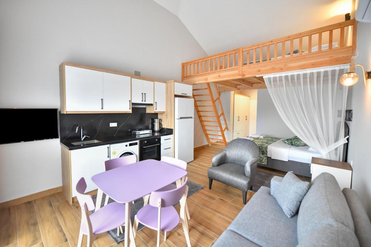 Red Moon Suites Фетие Екстериор снимка