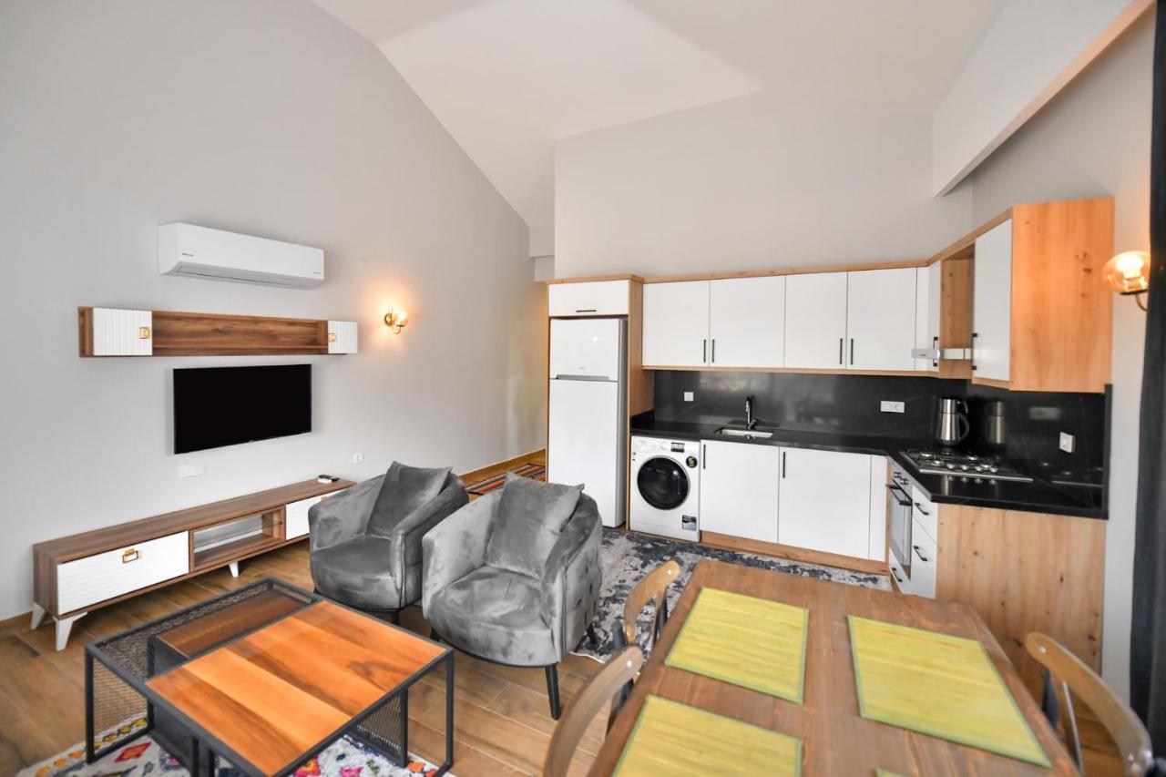 Red Moon Suites Фетие Екстериор снимка