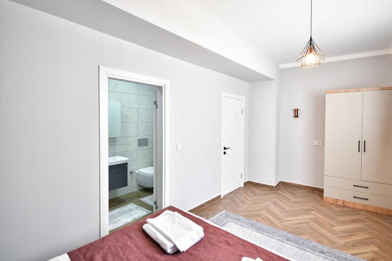 Red Moon Suites Фетие Екстериор снимка