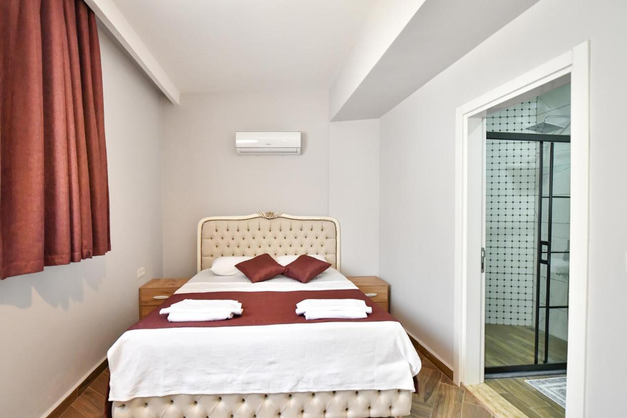 Red Moon Suites Фетие Екстериор снимка