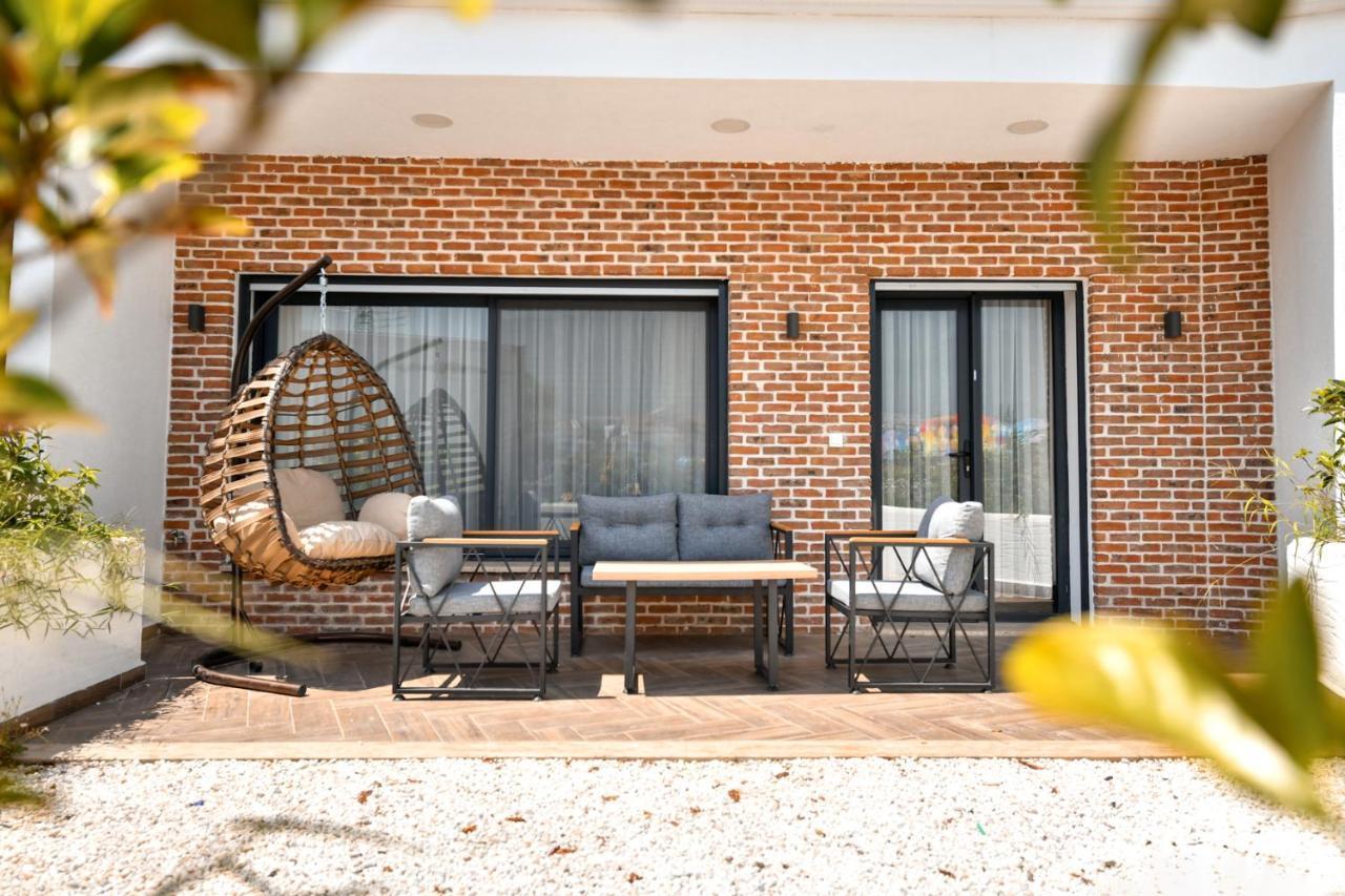 Red Moon Suites Фетие Екстериор снимка